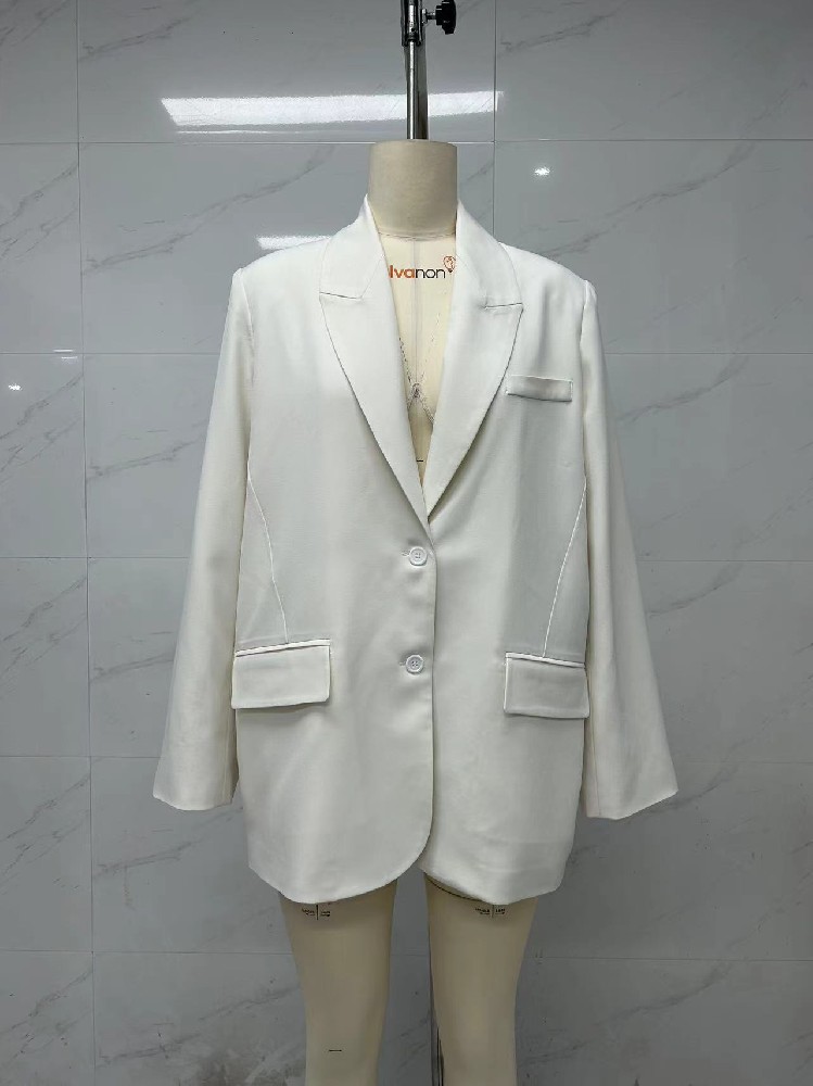 YT-SO24080005 : Autumn Winter White Blazer | MOQ / MCQ : 300pcs/styles / color | Sample lead time : 1-1.5week | Production Lead time : 4-6 Weeks